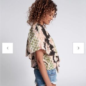 One Teaspoon Hand Painted Boa Women's Top Small